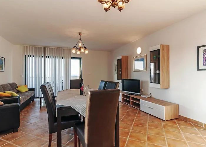 Apartment Three-bedroom In