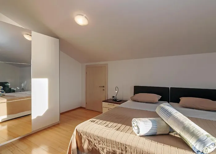 Three-bedroom In Appartamento