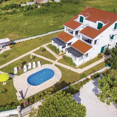 Przytulne Mieszkanie W Privlace Z Basenem Privlaka (Zadar)