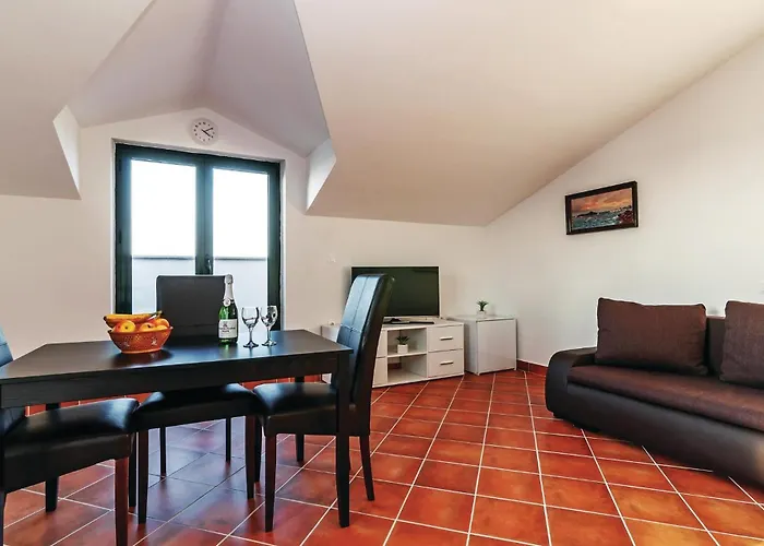 Lägenhet Three-bedroom In